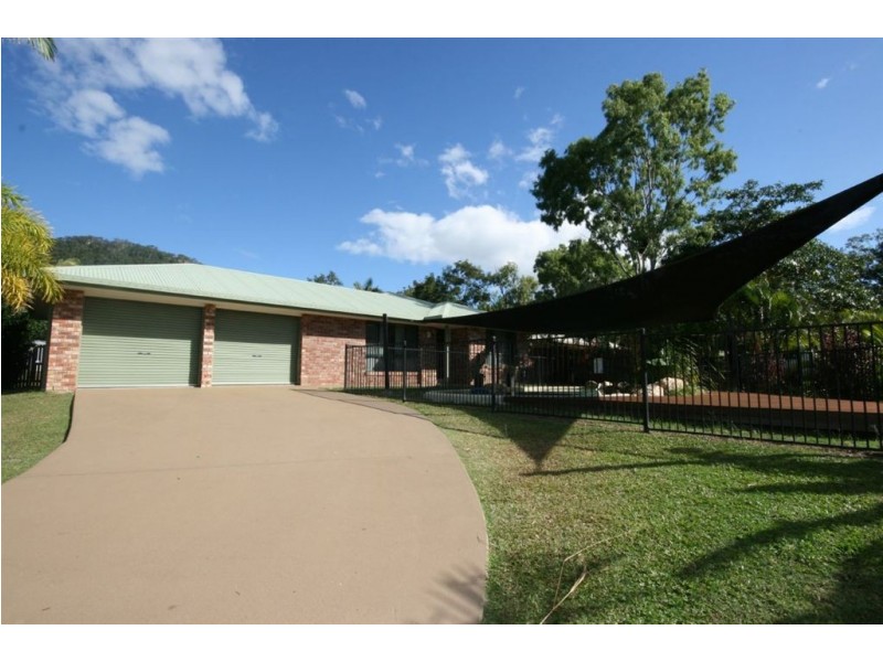 2 Solway Avenue, Cannonvale QLD 4802