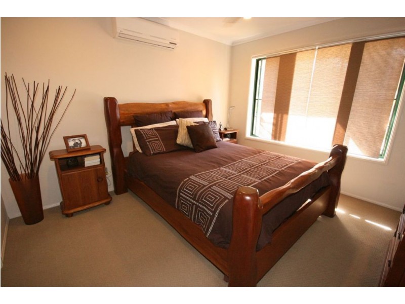 2 Solway Avenue, Cannonvale QLD 4802