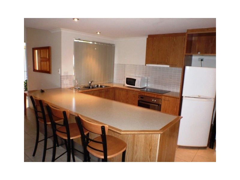 2/36 Waterson Way, Airlie Beach QLD 4802