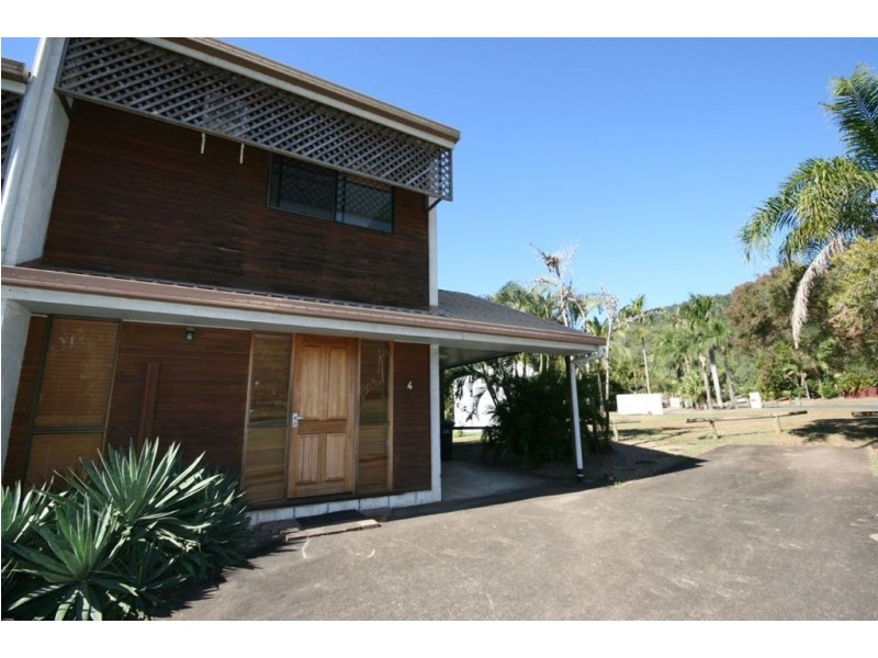 4/11 Tropic Road, Cannonvale QLD 4802