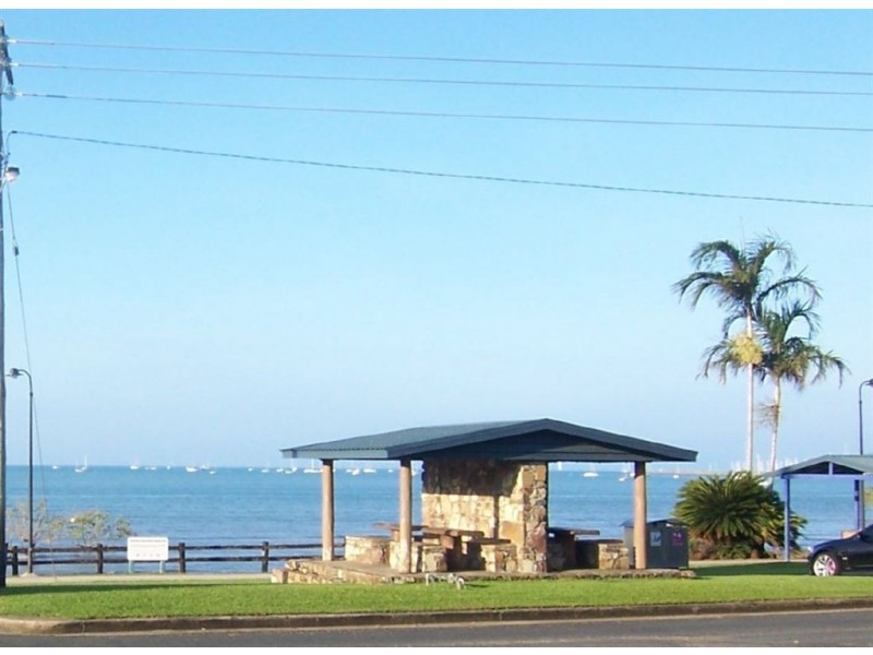 2/42 Coral Esplanade, Cannonvale QLD 4802