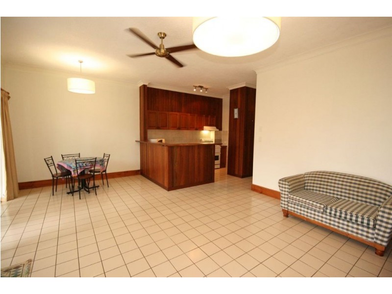 2/42 Coral Esplanade, Cannonvale QLD 4802