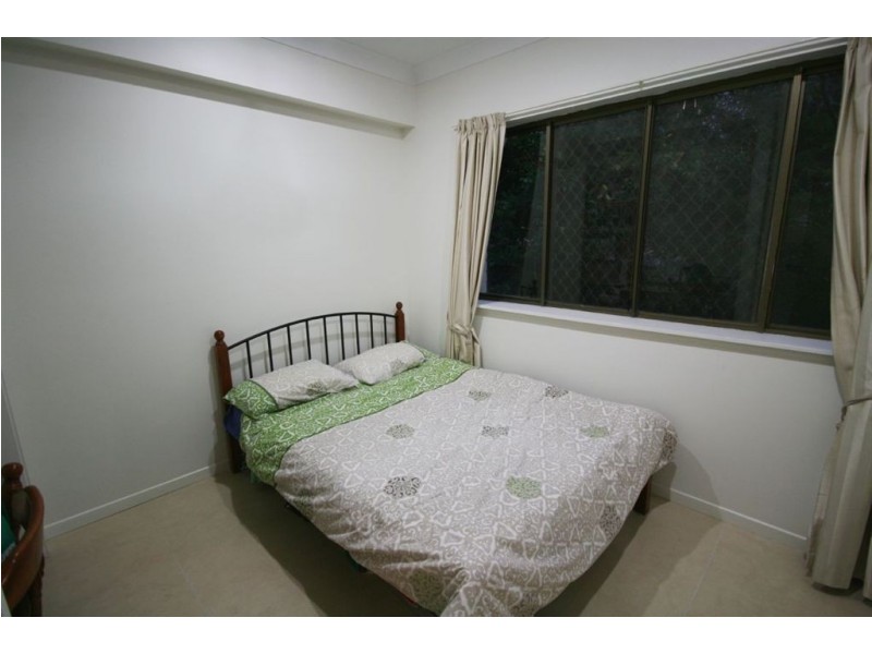4/2 Eshelby Drive, Cannonvale QLD 4802