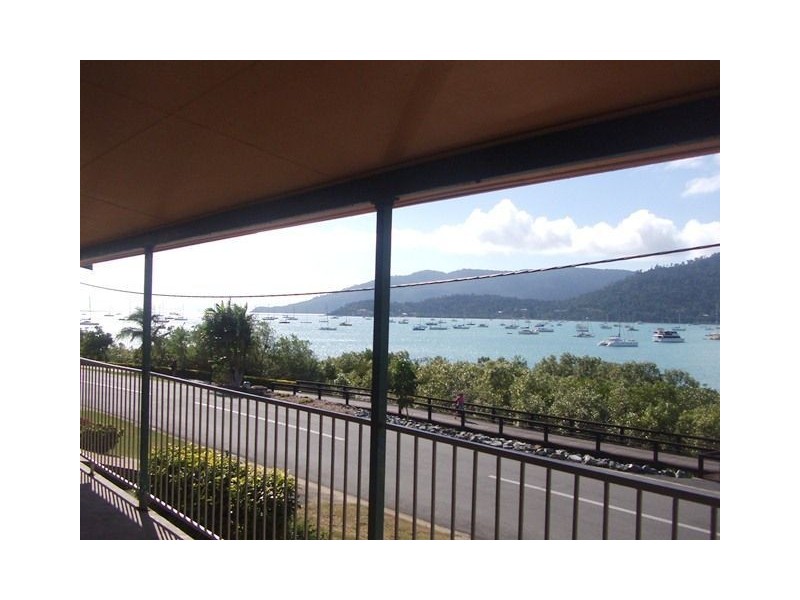12 Broadwater Avenue, Airlie Beach QLD 4802