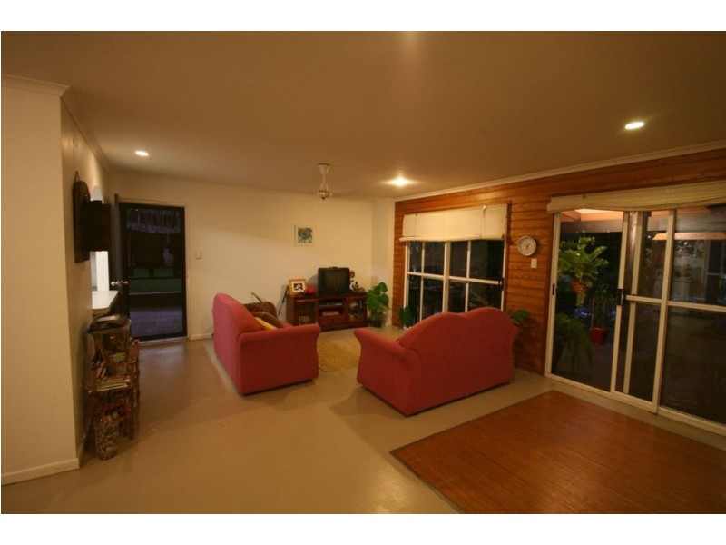 7 Laurence Close, Cannonvale QLD 4802