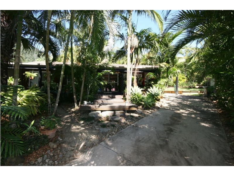 7 Laurence Close, Cannonvale QLD 4802