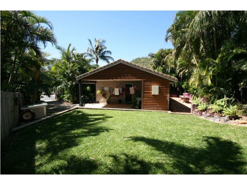 7 Laurence Close, Cannonvale QLD 4802