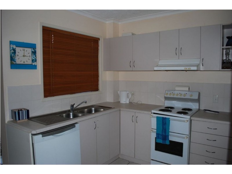 2/19 Tropic Road, Cannonvale QLD 4802