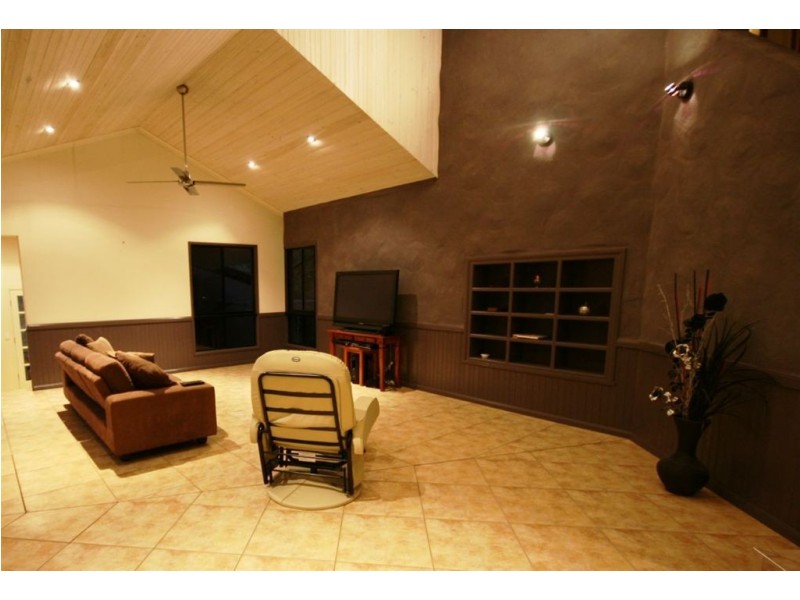 48 Pepperberry Lane, Cannonvale QLD 4802