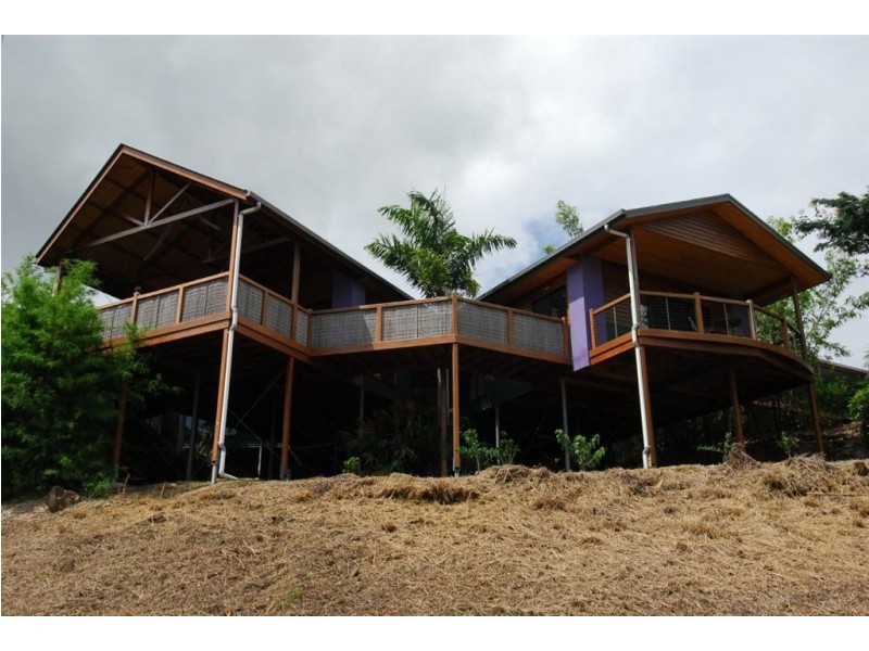 6 Daydream Court, Cannonvale QLD 4802