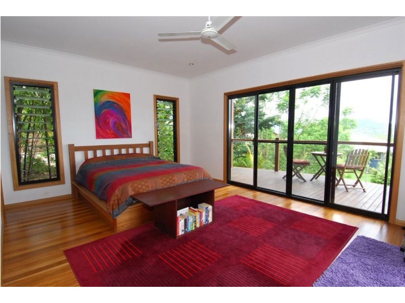 6 Daydream Court, Cannonvale QLD 4802