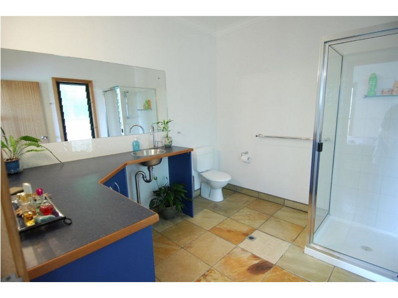 6 Daydream Court, Cannonvale QLD 4802