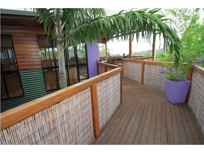 6 Daydream Court, Cannonvale QLD 4802