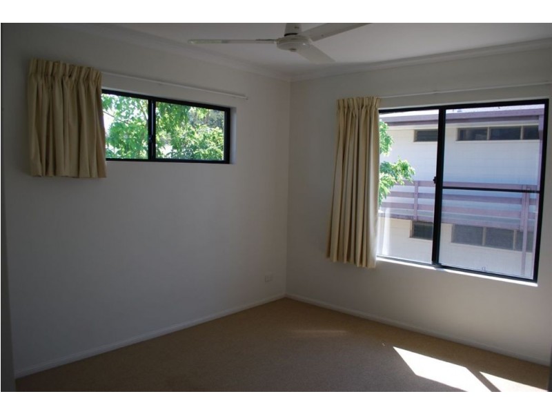 13/16 Beach Road, Cannonvale QLD 4802