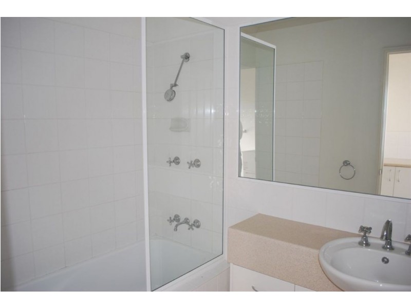 13/16 Beach Road, Cannonvale QLD 4802