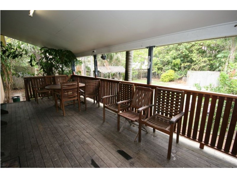 6 Picaninni Close, Cannonvale QLD 4802