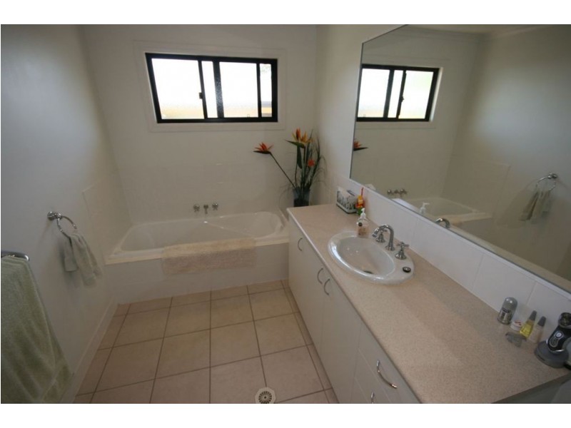 21/16 Beach Road, Cannonvale QLD 4802