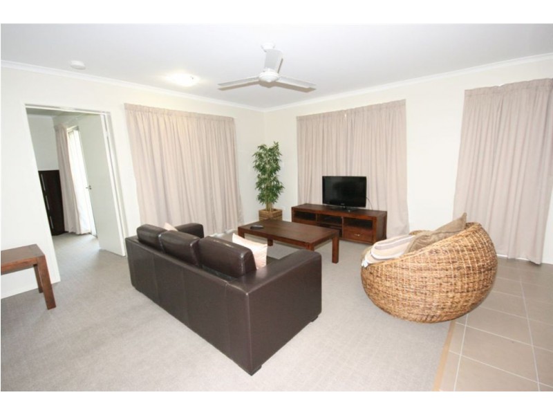 2/14 Waterson Way, Airlie Beach QLD 4802