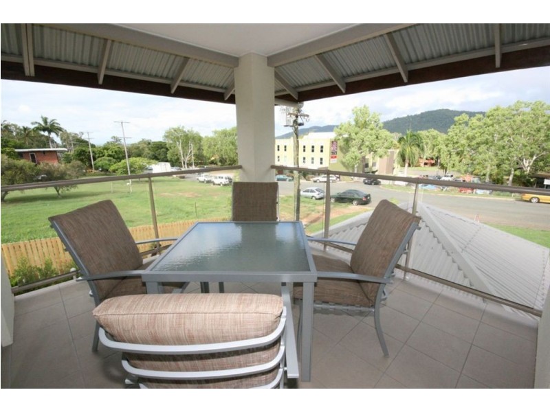2/14 Waterson Way, Airlie Beach QLD 4802