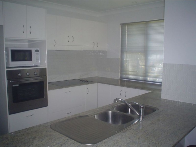 7/14 Altmann Avenue, Cannonvale QLD 4802