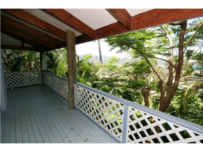 3 Macona Crescent, Cannonvale QLD 4802
