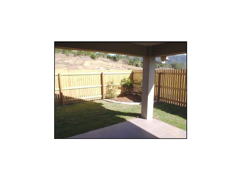 1/28 South Molle Boulevard, Cannonvale QLD 4802