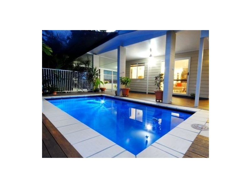 12 Manooka Drive, Cannonvale QLD 4802