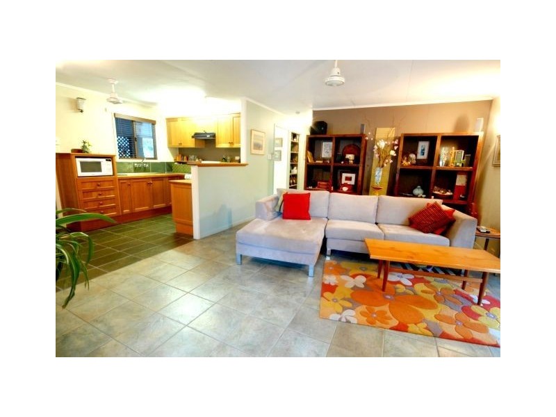 12 Manooka Drive, Cannonvale QLD 4802