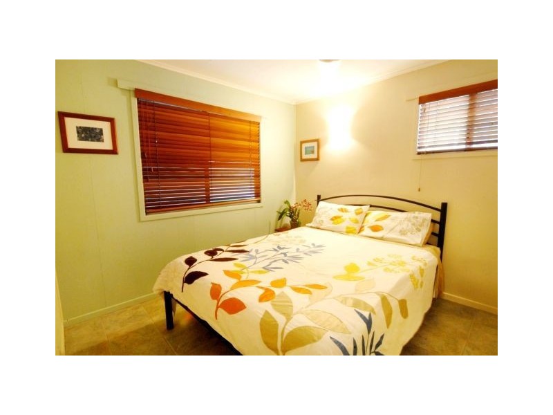 12 Manooka Drive, Cannonvale QLD 4802