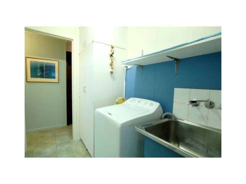 12 Manooka Drive, Cannonvale QLD 4802