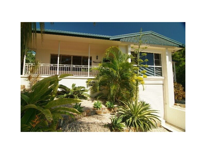 14 Passage Avenue, Shute Harbour QLD 4802