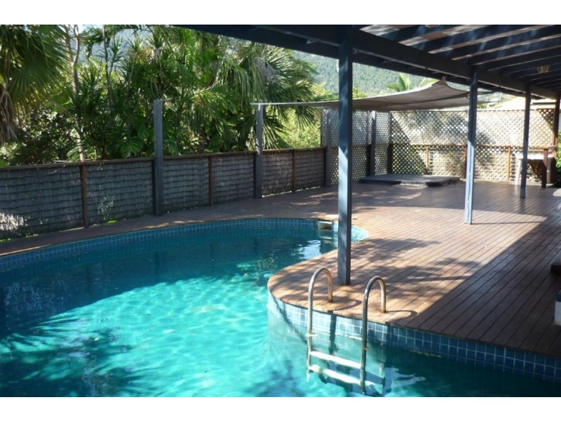 19 Stewart Drive, Cannonvale QLD 4802