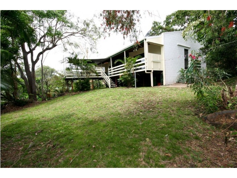 8 Barnes Place, Cannonvale QLD 4802