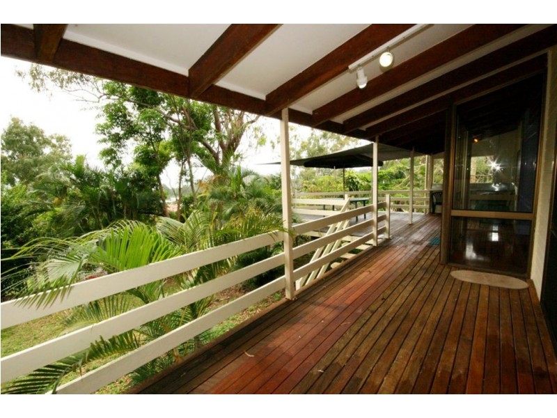 8 Barnes Place, Cannonvale QLD 4802