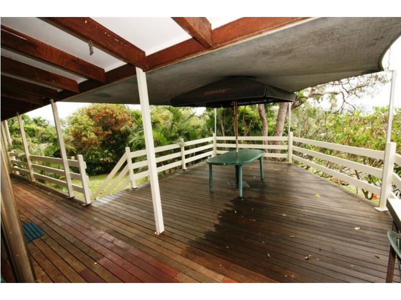 8 Barnes Place, Cannonvale QLD 4802