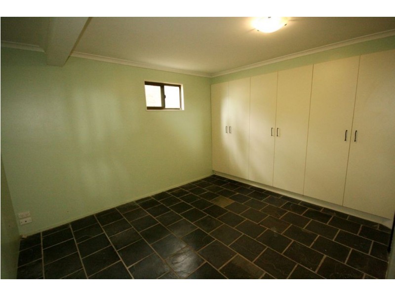 8 Barnes Place, Cannonvale QLD 4802