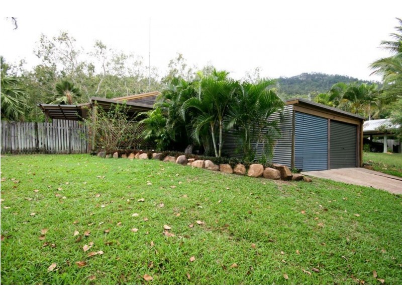 27 Tropic Road, Cannonvale QLD 4802