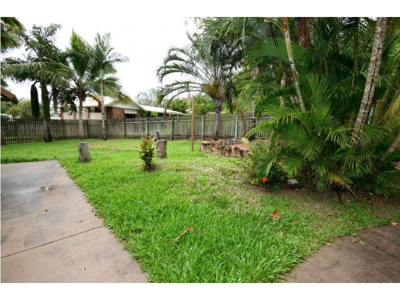 27 Tropic Road, Cannonvale QLD 4802
