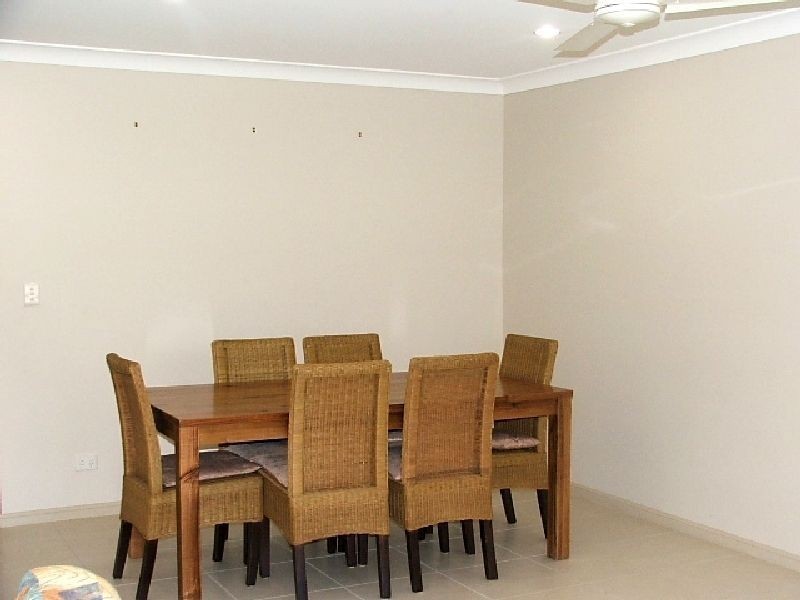 2/24 Links Drive, Cannonvale QLD 4802