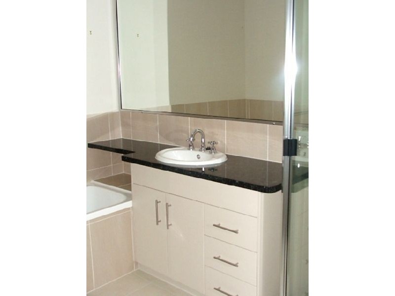 2/24 Links Drive, Cannonvale QLD 4802