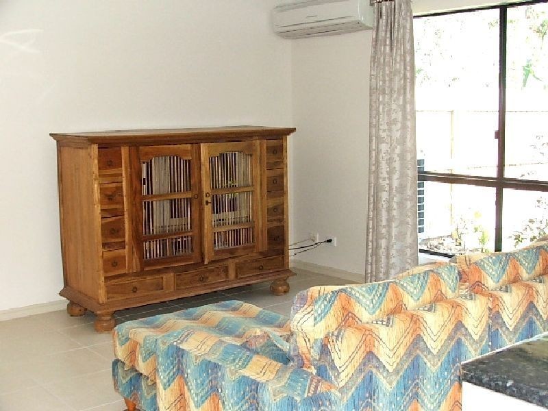 2/24 Links Drive, Cannonvale QLD 4802