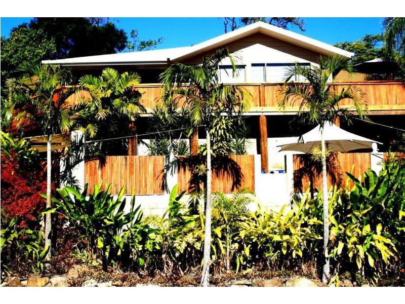 17 South Molle Boulevard, Cannonvale QLD 4802