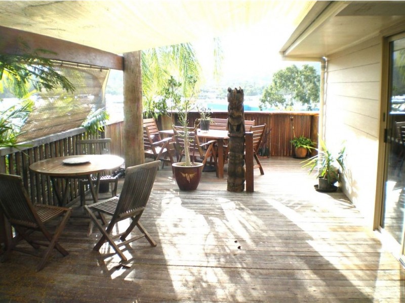 17 South Molle Boulevard, Cannonvale QLD 4802