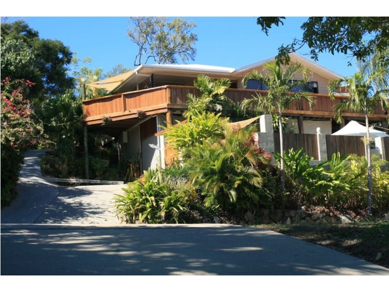 17 South Molle Boulevard, Cannonvale QLD 4802