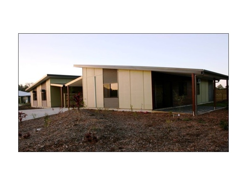 2/27 South Molle Boulevard, Cannonvale QLD 4802