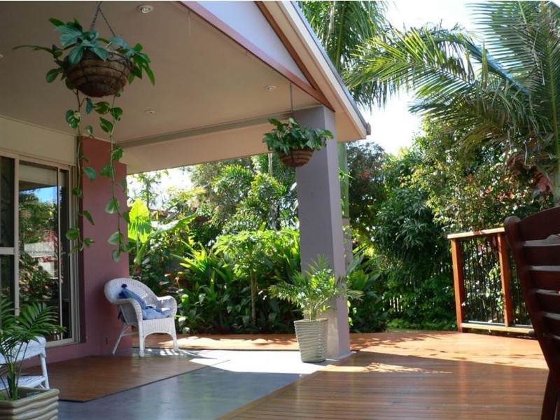 13 Hamilton Avenue, Cannonvale QLD 4802