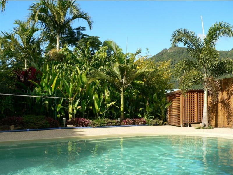 13 Hamilton Avenue, Cannonvale QLD 4802