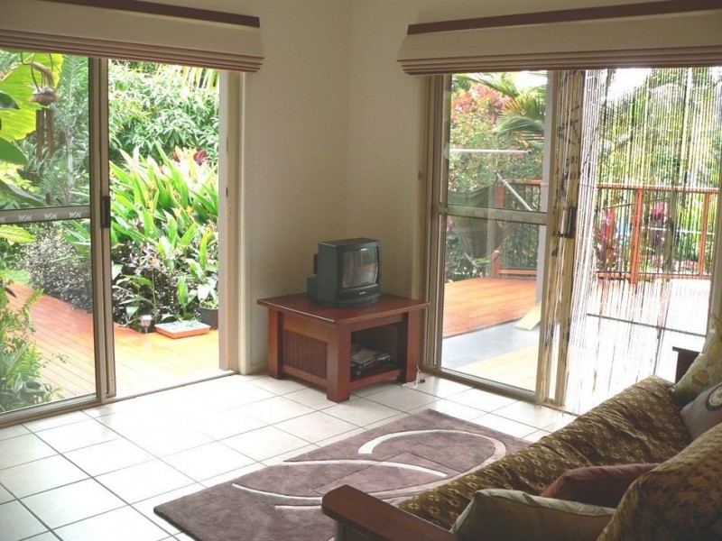 13 Hamilton Avenue, Cannonvale QLD 4802