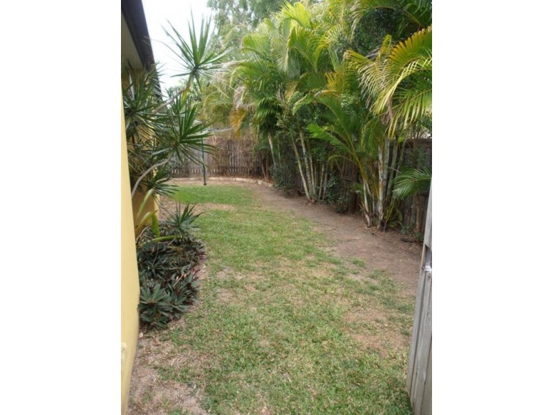 2/18 Banksia Court, Cannonvale QLD 4802