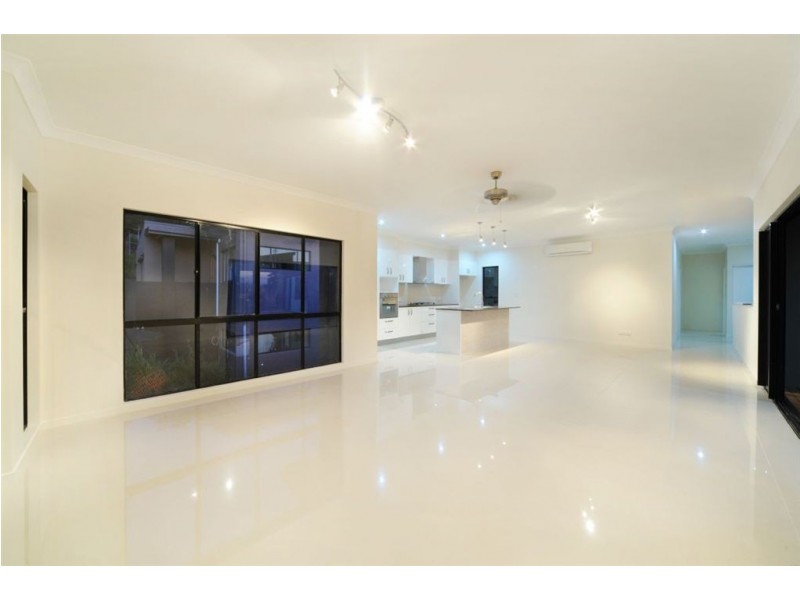 39 Beth Court, Cannonvale QLD 4802